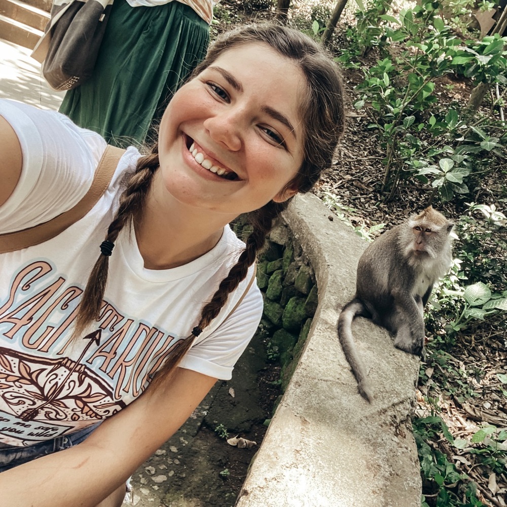 Meet your Posher, Adriana